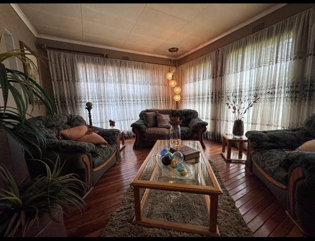 4 BEDROOM HOUSE FOR SALE IN ARCON PARK